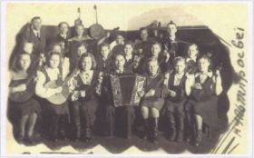 Учащиеся культ просвет. шк. с руков. оркестра В.П. Сухомлинским 1948 1951