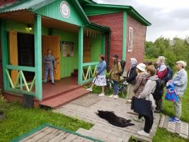 У Пустошинского сельского ДК с Е.Н. Пономаревой