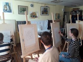 Занятие по рисунку гипсовой розетки